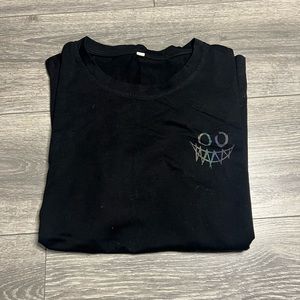 Reflective black shirt